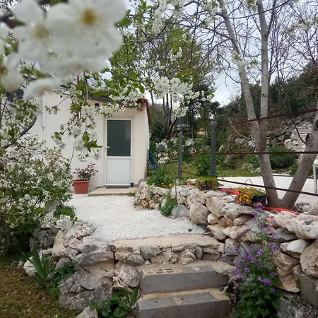 Biokovo Smaller Object 22 M2 מאקרסקה